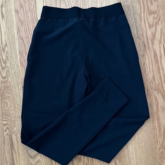 Nike NWOT Women's Light Dri-Fit Running Joggers (M) - Picture 9 of 10